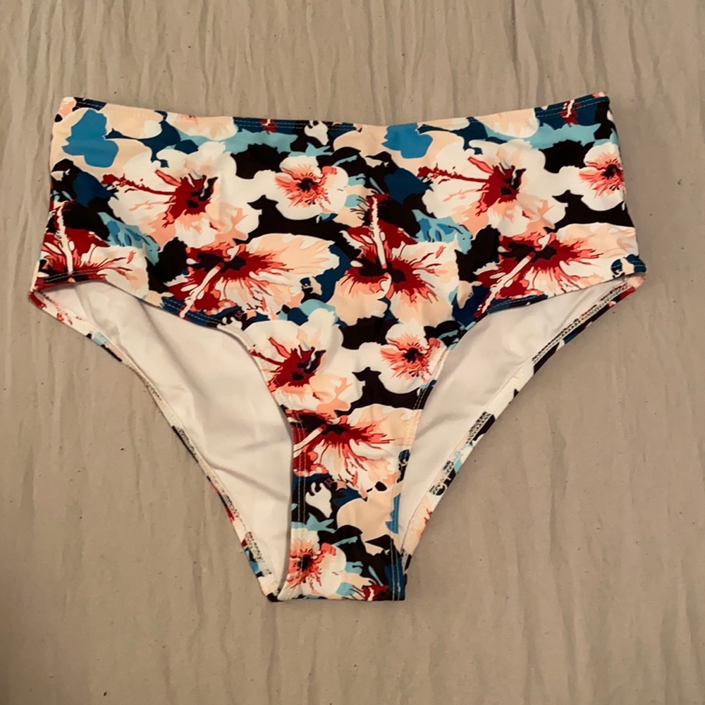 NWT Beachsissi Bottoms